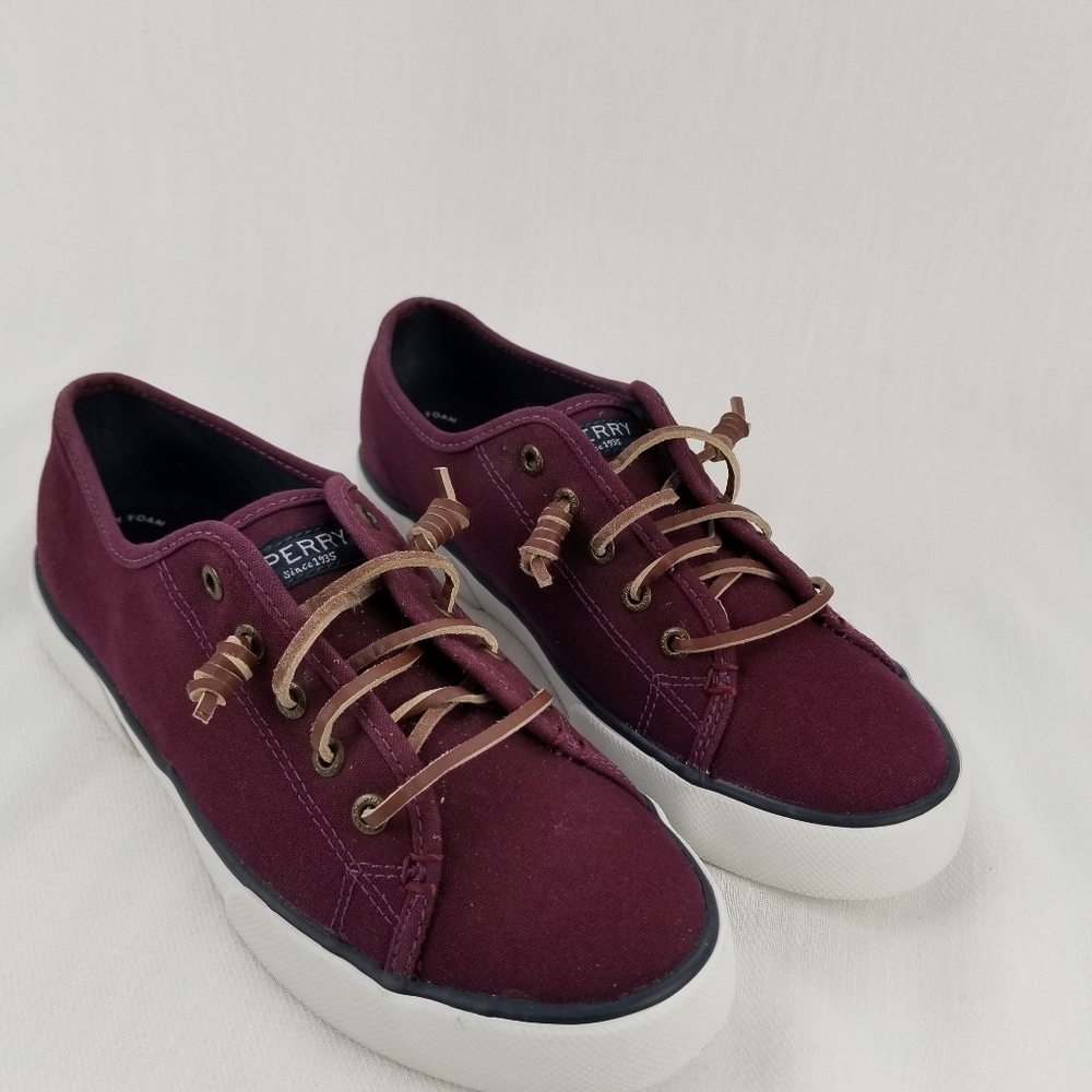 Sperry Low Top Sneakers